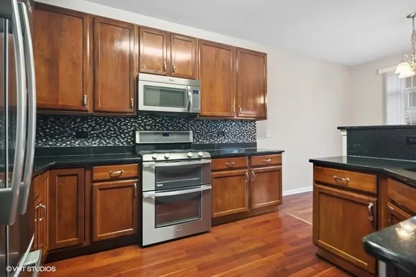 261 Sype DR, Carol Stream, IL 60188
