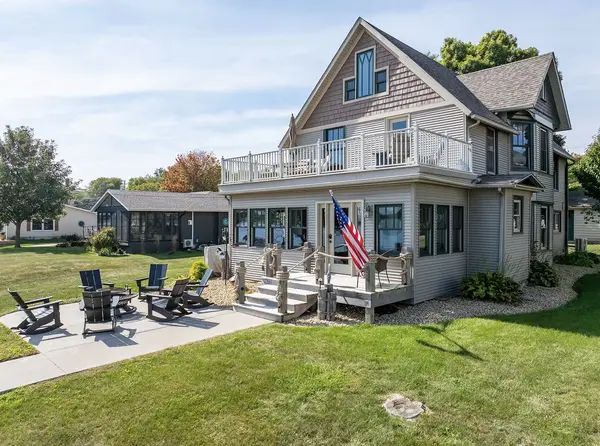 626 S River DR, Princeton, IA 52768