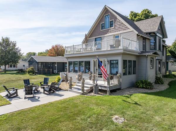 626 S River DR, Princeton, IA 52768