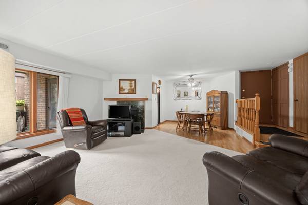 6413 Oak Forest AVE #1S, Tinley Park, IL 60477