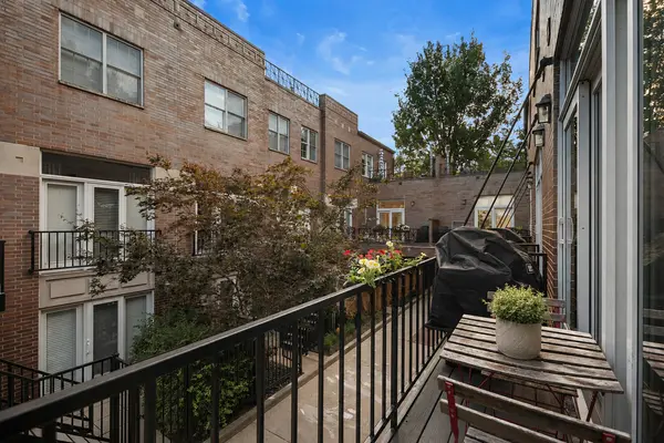 1051 W Lill AVE, Chicago, IL 60614