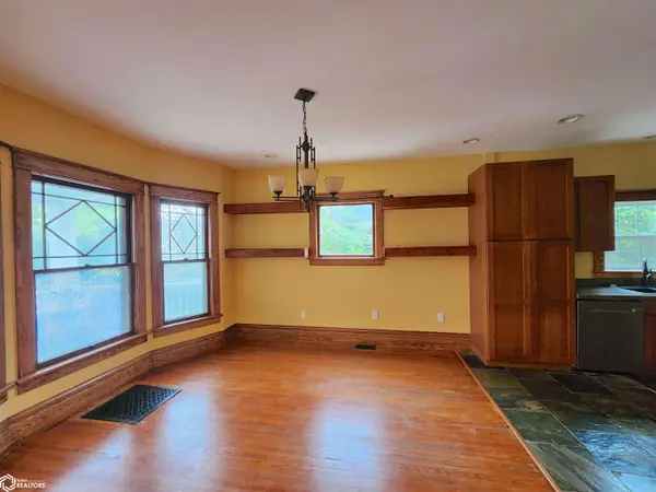 811 8th AVE, Grinnell, IA 50112