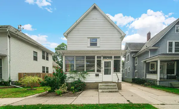 404 Maple AVE, La Porte, IN 46350