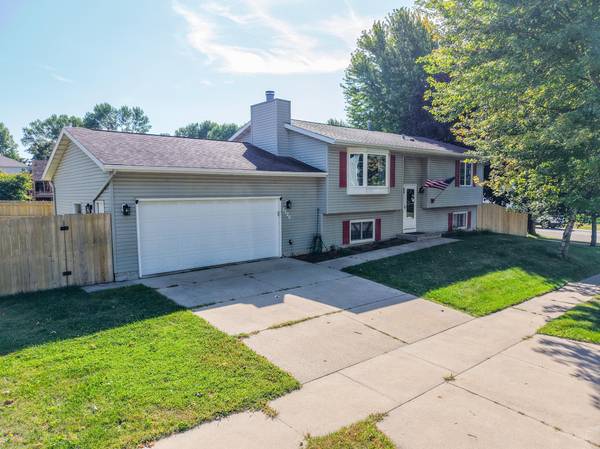 5520 23rd AVE NW, Rochester, MN 55901