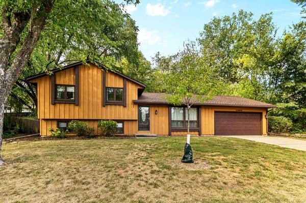 13045 Eveleth AVE, Apple Valley, MN 55124