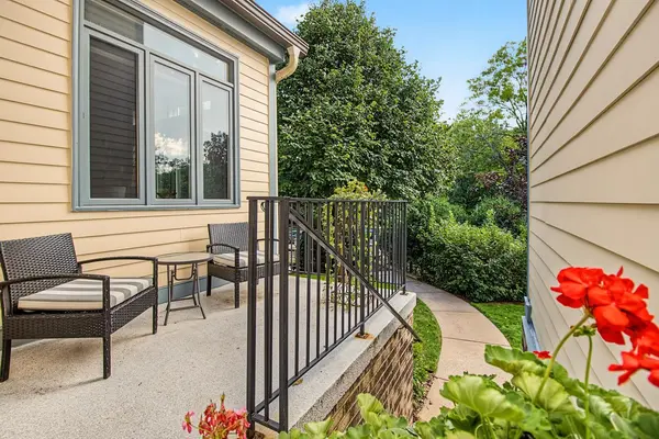719 Summit AVE, Saint Paul, MN 55105