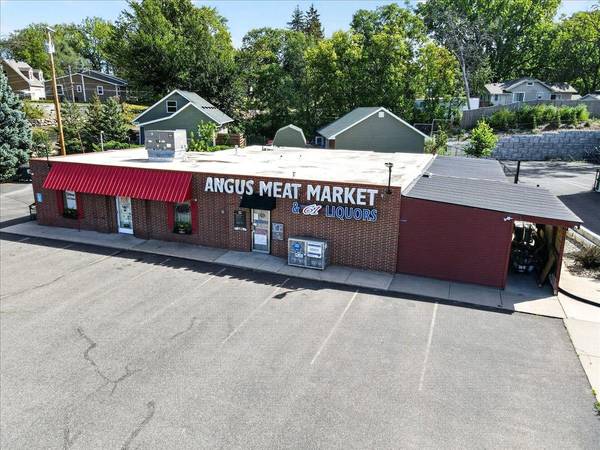 2700 Maplewood DR N, Maplewood, MN 55109