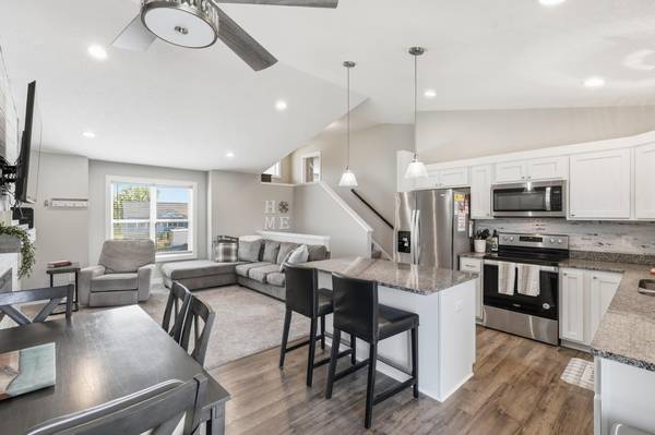 2060 Pleasant DR, Prescott, WI 54021