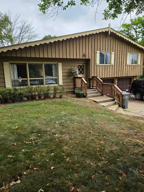 17705 2nd AVE N, Plymouth, MN 55447