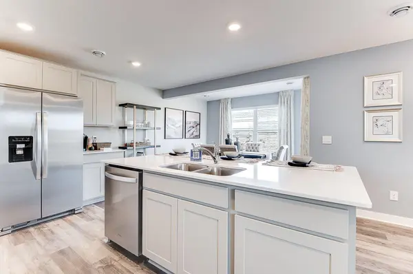 1922 Highview TER, Shakopee, MN 55379