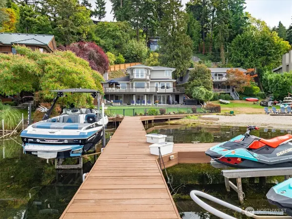 5912 NE Arrowhead DR, Kenmore, WA 98028