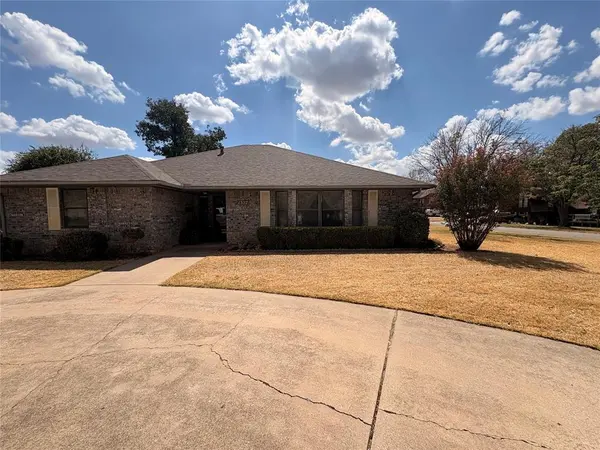 1327 W Kansas AVE, Chickasha, OK 73018