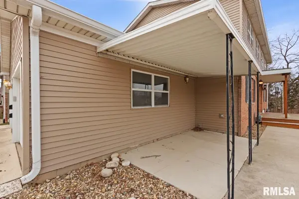 2020 W GLEN AVE, Peoria, IL 61614