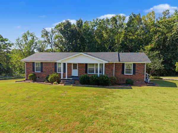 5279 Oak Grove Rd, Red Boiling Springs, TN 37150