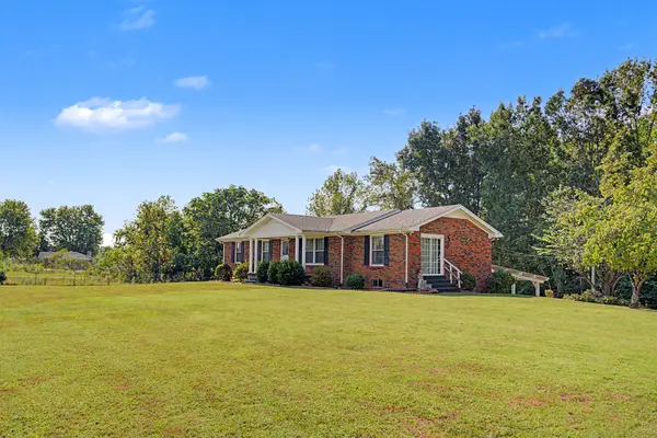 5279 Oak Grove Rd, Red Boiling Springs, TN 37150