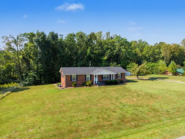 5279 Oak Grove Rd, Red Boiling Springs, TN 37150