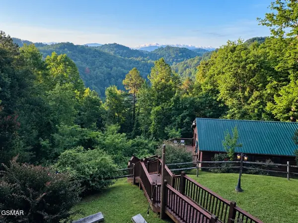3764 Ivy Way, Sevierville, TN 37876