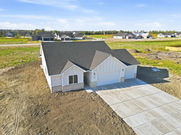 5503 N Toben Ct, Bel Aire, KS 67226