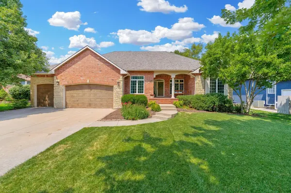 2825 N Spring Meadow Ct, Wichita, KS 67205