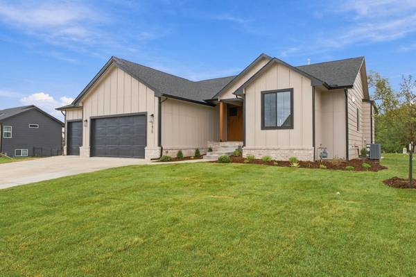 1420 W Cozy Hollow, Goddard, KS 67052