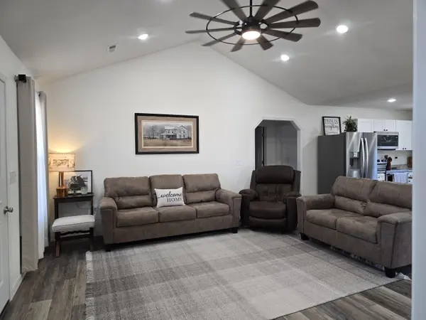 1914 Hidden Pond LN, Mansfield, MO 65704