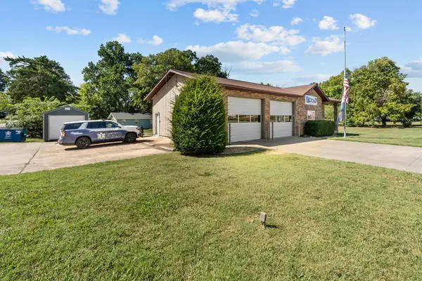 341 North AVE, Sparta, MO 65753