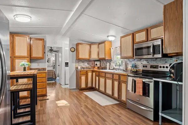 1002 Still Meadow RD, Merriam Woods, MO 65740