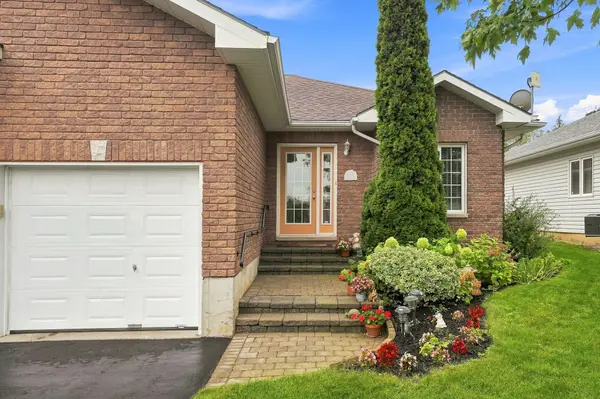 26 Aletha DR, Prince Edward County, ON K0K 3L0