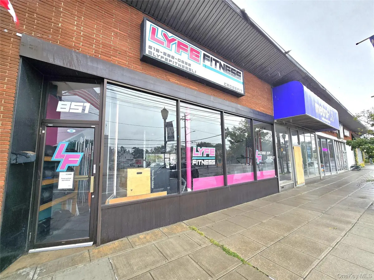 851 Merrick RD #STORE B, Baldwin, NY 11510