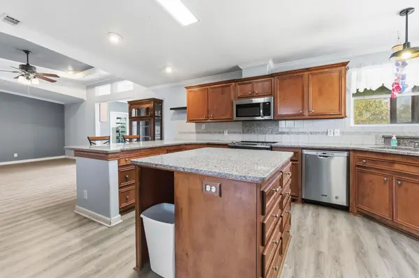 1951 Dowdy RD, Seguin, TX 78155