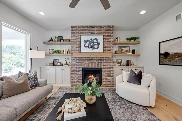 18330 W 195 ST, Spring Hill, KS 66083