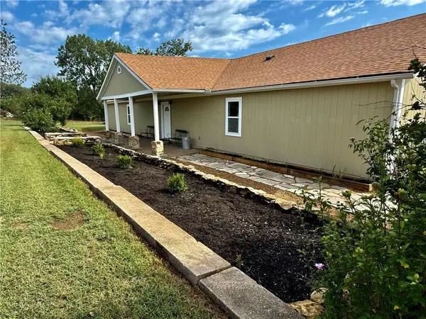 19812 S Stanley RD, Quenemo, KS 66528
