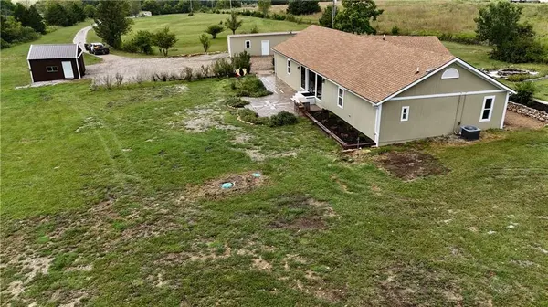 19812 S Stanley RD, Quenemo, KS 66528