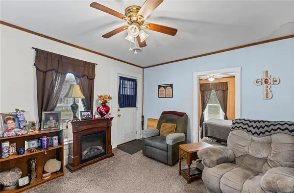 435 S 4th ST, Iola, KS 66749