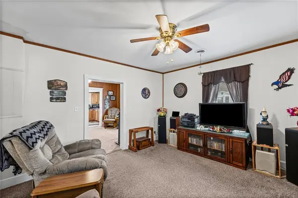 435 S 4th ST, Iola, KS 66749