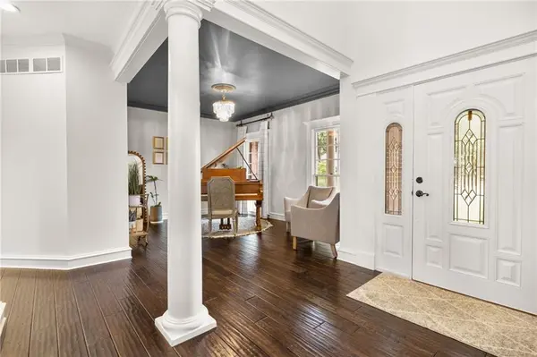 20 E Loch Lloyd Pkwy, Loch Lloyd, MO 64012