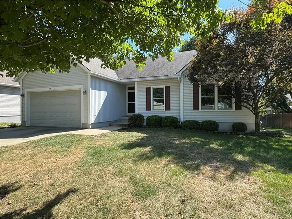 16773 157th TER #W, Olathe, KS 66062