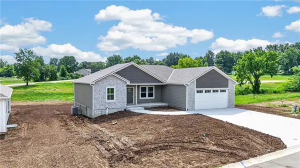 702 W Marlow ST, Odessa, MO 64076