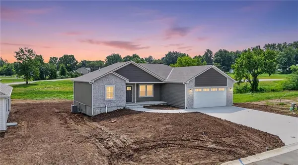 702 W Marlow ST, Odessa, MO 64076