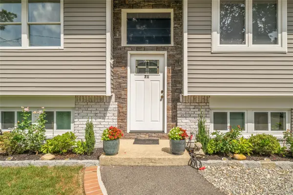 71 Bushwick AVE, Central Islip, NY 11722