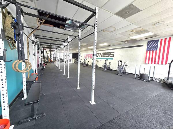 851 Merrick RD #STORE B, Baldwin, NY 11510