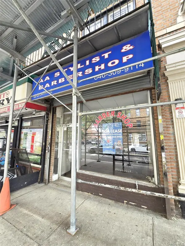 3220 34th AVE #STORE 2, Astoria, NY 11106