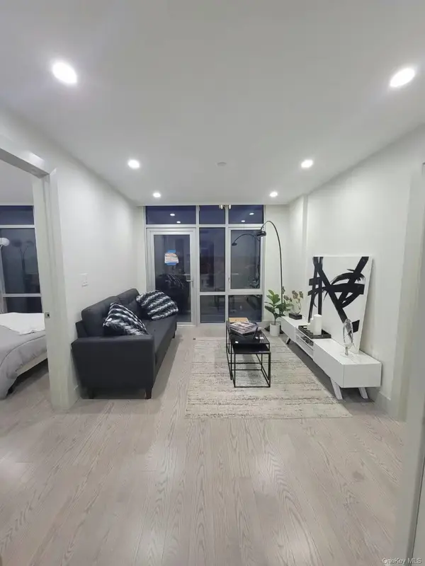 41-62 Bowne ST #12H, Flushing, NY 11355