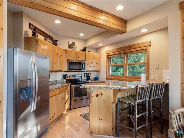 4576 Cove Side Cottage Rd #410, Beaver Bay, MN 55616