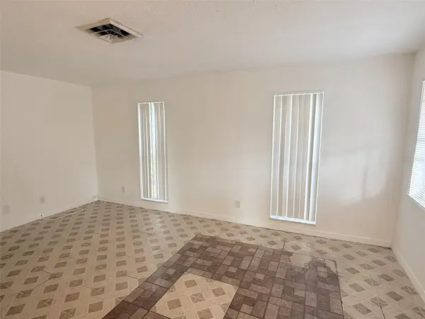1100 70TH ST N #4, St Petersburg, FL 33710