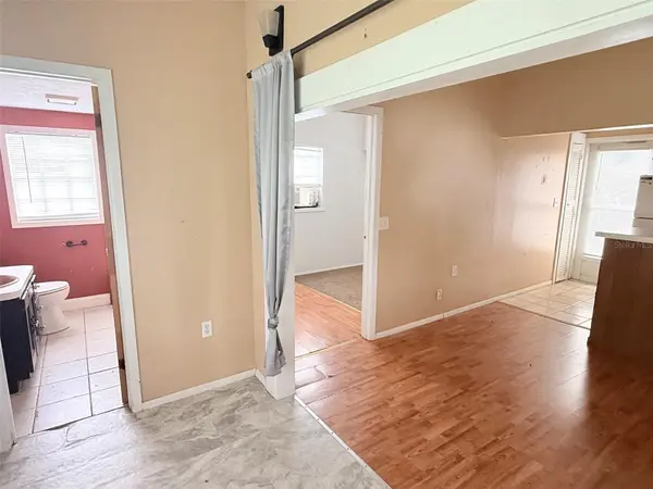 1661 27TH AVE N, St Petersburg, FL 33713