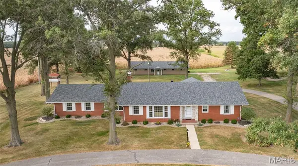 24018 State Highway 16, Jerseyville, IL 62052