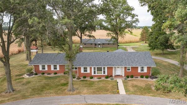 24018 State Highway 16, Jerseyville, IL 62052
