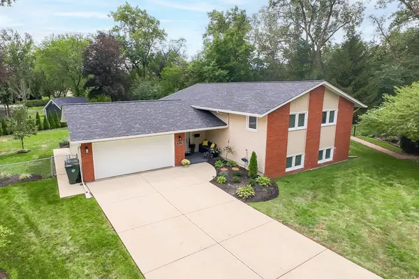 917 E Schirra DR, Palatine, IL 60074
