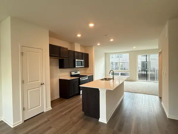 347 Summit CIR, Lombard, IL 60148
